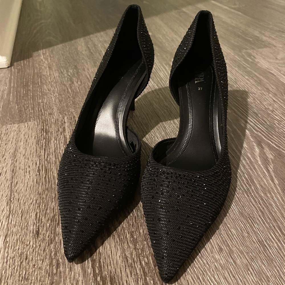 Zara Classic Pumps